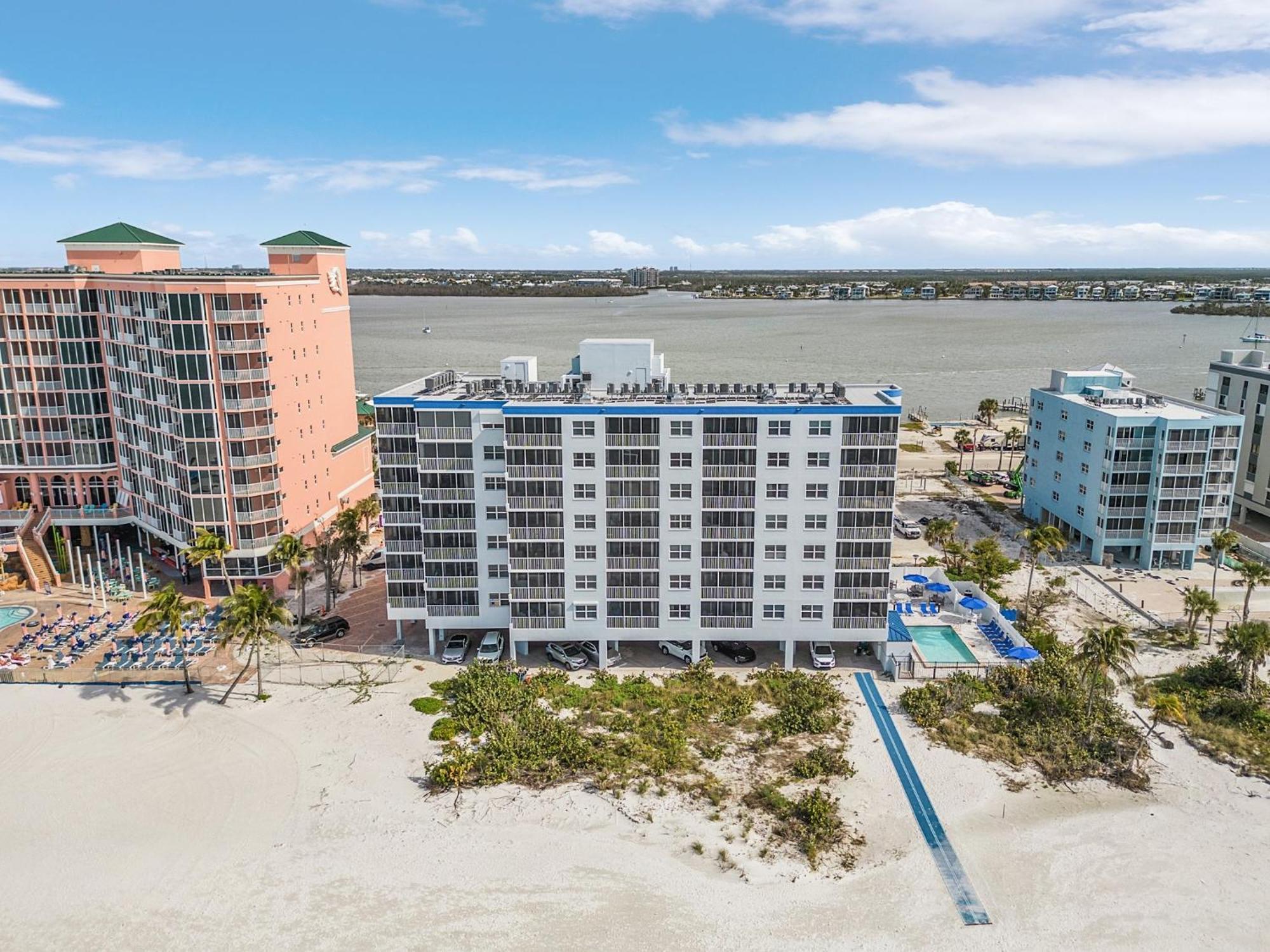 Fantastic Gulf Front Condo On The North End Of The Island - Beach Villas # 504 Condo Fort Myers Beach Kültér fotó